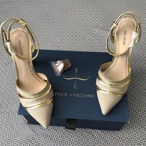 Pour La Victoire Canvas Gold Trim Heels